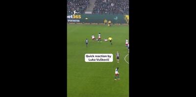 ویدیو| نجات رقیب از مرگ با واکنش سریع/ بازیکن هامبورگ جایزه فرپلی برد - پارس فوتبال