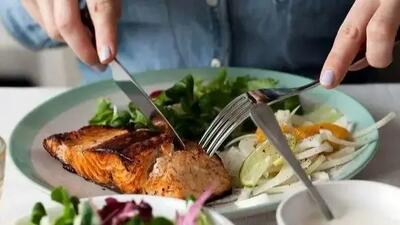 مزایا و معایب حذف شام: راز تناسب اندام یا آسیب به بدن؟