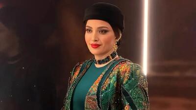  عکس ها / تجلی هنر و اصالت ایرانی / «بهنوش طباطبایی» با ردای سوزن‌دوزی در جشن حافظ ۲۴