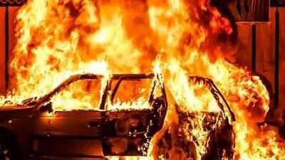 فیلم به آتش کشیدن ناجوانمردانه پژو 207 توسط یک مرد نقاب دار / ببینید چقدر خونسرد است