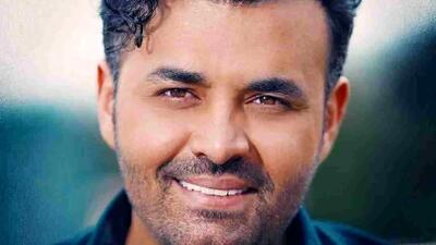  دانلود آهنگ باشکوه میثم ابراهیمی / واسه همیشه عشقمو به دلت میدوزمش  /  کیفیت بالا + متن کامل