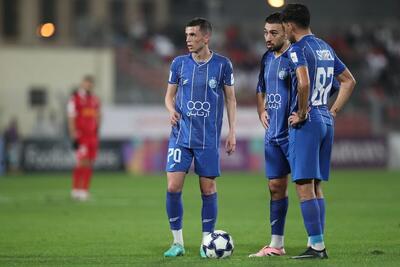 درگیری بازیکنان المحرق و استقلال + فیلم