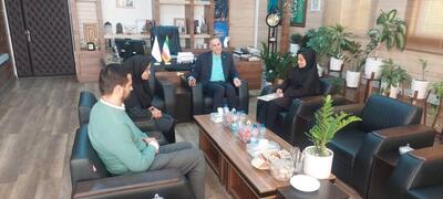 نشست مدیر و کارشناسان روابط عمومی بهزیستی فارس با سرپرست جدید برای بررسی برنامه‌ها و چالش‌ها - شارا