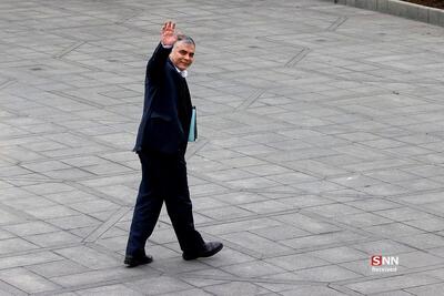 وزیر نفت: محدودیت‌های نیروگاه‌ها را با سوخت مایع جبران می‌کنیم/ امسال سوخت مایع شرایط مناسبی دارد + فیلم