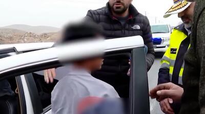 حماقت عجیب یک پدر در جاده برفی