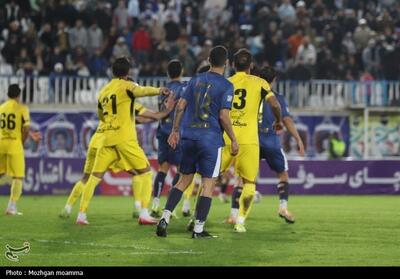 فجر سپاسی در ایستگاه پایانی نیم‌فصل میزبان فولاد خوزستان - تسنیم