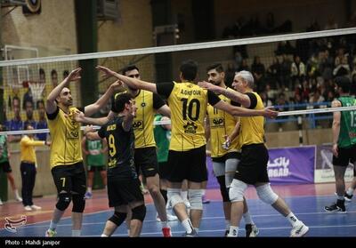 لیگ برتر والیبال/ کامبک و پیروزی سپاهان مقابل استقلال - تسنیم