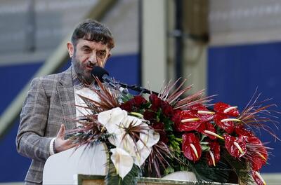 باید تولید را به صورت مجموعه‌ای ارائه دهیم