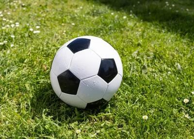 جادو جان یک بازیکن را در زمین گرفت!