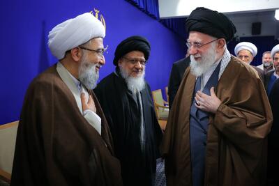 تصاویر دیدار اعضای کنگره بزرگداشت آیت‌الله میلانی با رهبرانقلاب