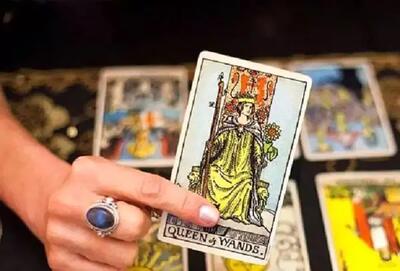 فال تاروت ویژه فردا جمعه 5 دی 1404