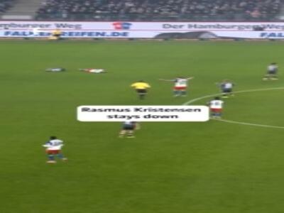 ستاره ۱۸ ساله جان بازیکن حریف را نجات داد