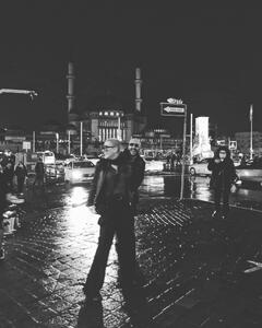  ظاهر متفاوت یک زوج هنری سوژه شد؛ استایل خاص مهدی کوشکی و همسرش در قاب جنجالی / عکس بحث‌برانگیز مهدی کوشکی و همسر شیک‌ پوشش با تیپ کلاسیک خبرساز شد