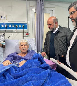 صندوق هنر  به یاری  عنایت بخشی   آمد