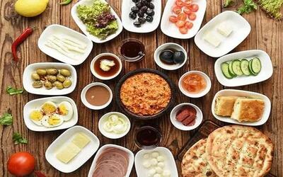  دشمن پنهان قلب: چرا زمان صبحانه خوردن، کلسترول را کنترل می‌کند