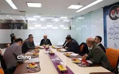 پژمانفر: دستور توقف همکاری داروخانه ها با پلتفرم‌های توزیع دارو، خلاف قانون است