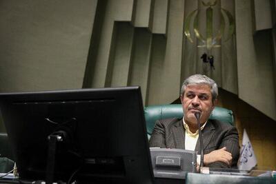 افزایش ۲۰ درصدی حقوق فاصله زیادی با نرخ تورم دارد