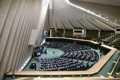 نامه مهم ۱۶۵ نماینده مجلس به سران قوا درباره  سیاست های ارزی + متن کامل نامه