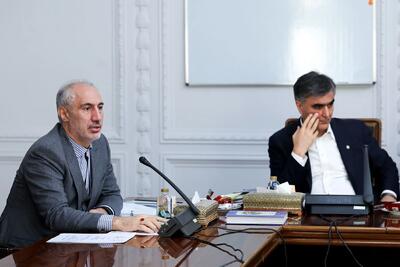 رئیس سازمان برنامه: مالیات ارزش افزوده را زیاد کردیم تا کسی که کت‌ و شلوار ۵۰ میلیونی می‌گیرد، ۲ درصد هم به قشر ضعیف بدهد!