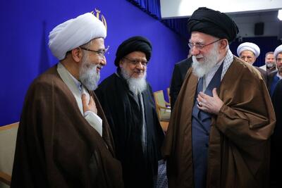  دیدار اعضای ستاد برگزاری کنگره بزرگداشت آیت‌الله العظمی سید محمدهادی میلانی با رهبر انقلاب + عکس