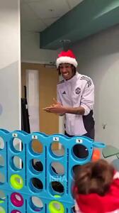 ببینید|  حرکتی خیرخواهانه از بازیکنان «منچستر یونایتد» پیش از کریسمس