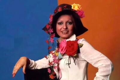 «گوگوش» 12 ساله در کنار برادر کوچکترش؛ دهۀ 40