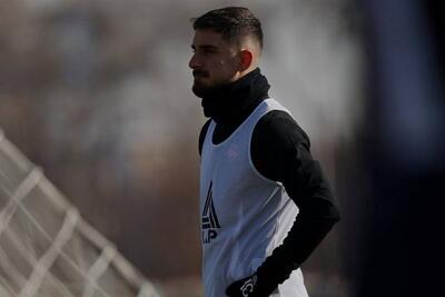 بازیکنی که ناگهان از ترکیب تراکتور خارج شد!