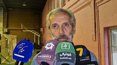 سعید عزیزیان: بازیکن میلیاردی باید الگو باشد، نه اینکه ادای خوشحالی دیگران را در بیاورد