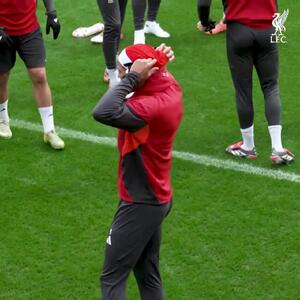 ویدئو: جشن کریسمسی بازیکنان لیورپول با کلاه‌های قرمز