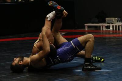 مسابقات ملی کشتی نیروی زمینی سپاه قهرمانان خود را شناخت