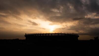 آزتکا، دیگ زودپز بتنی که معبد فوتبالدوستان است