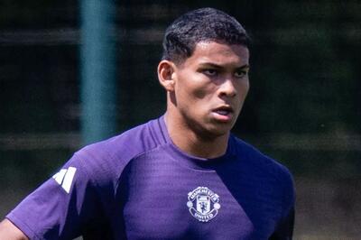 جدایی مدافع چپ منچستریونایتد از تیم منتفی است - پارس فوتبال