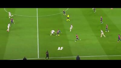 ویدئو: چرخش جادویی پدری؛ عبور راحت ستاره بارسا از مدافعان - پارس فوتبال