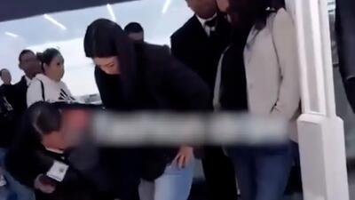  بازداشت زن مکزیکی با ده‌ها لباس مارک‌دار در پوتین هایش + فیلم