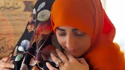  فیلم گریه‌های احساسی ستاره سادات قطبی در آغوش مادرش/ قدر مادرهاتونو بدونین، روح مادران آسمانی هم شاد