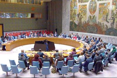 ایستادگی قاطع شرق در برابر غرب | سیاست روز