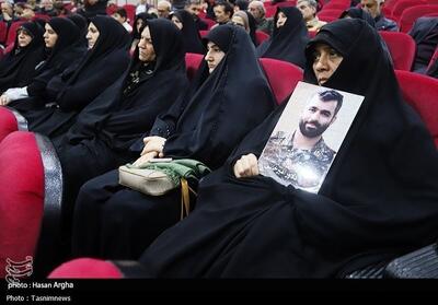 اشک مادران تا سلام نظامی کودکان؛ شکوه یک یادواره متفاوت در زنجان - تسنیم