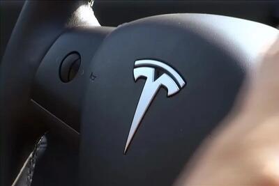 پرونده باز نشدن درب تسلا به جریان افتاد