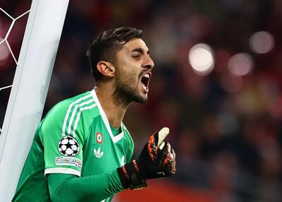 جستجوی جدی یووه برای خرید دروازه‌بان مطمئن