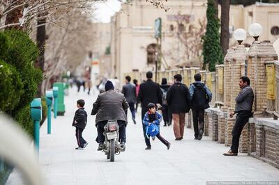 هشدار پلیس راهور شرق تهران؛ توقف خودروها در پیاده‌رو ممنوع