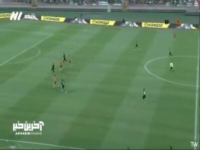 شوت آرمان رمضانی راهی به دروازه پرسپولیس نداشت