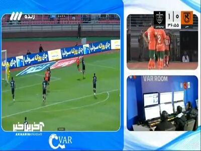 داور پس از بررسی صحنه، اعتقادی به اعلام پنالتی به سود مس رفسنجان نداشت