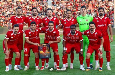 پرسپولیس با یک پوستر، جواب فحاشی تراکتوری‌ها را داد