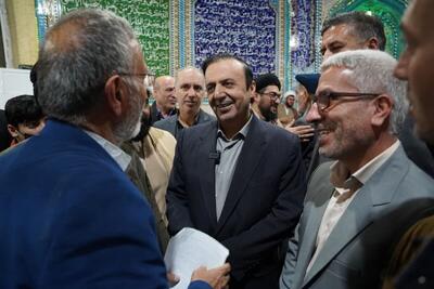  حضور استاندار قزوین در جمع نمازگزاران مسجد امیرالمومنین (ع) مالکانه شهرک مینودر قزوین