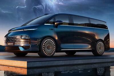 تجربه هواپیمای فرست کلاس روی جاده با مینی‌ون مجلل جیلی V900