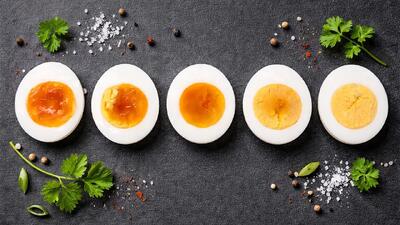  دیگه تخم مرغ آبپز نکن / طرز تهیه تخم مرغ سفت و عسلی، تخم مرغ را اشتباهی می جوشانید