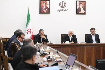 عارف: با توسعه تجارت انرژی، ایران به مرکز مبادلات منطقه‌ای تبدیل خواهد شد