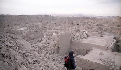  زلزله بم، دو دهه بعد: زندگی ۳۰درصد جمعیت ایران همچنان در بناهای ناایمن/ هشدار استاد زلزله‌شناسی: انبوه‌سازی ارزان ریسک تازه شهرهای ایران