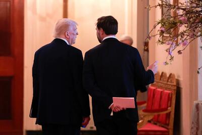 رونمایی رسانه‌های انگلیسی از رئیس‌جمهور بعدی آمریکا/ رئیس‌جمهور بعدی از دل ترامپیسم بیرون می‌آید؟