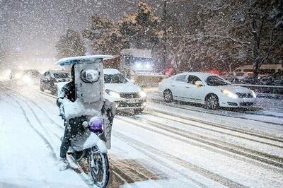 هشدار نارنجی بارندگی برای برخی استان‌های غرب کشور؛ مردم از سفر‌های غیرضروری خودداری کنند
